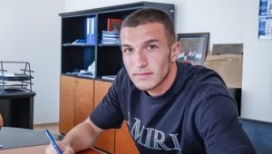 Пламен Андреев подписа с полския шампион