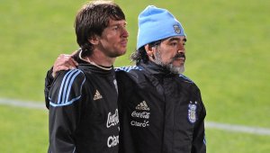 Кристиано има малко от страстта на Марадона, но Меси няма нищо