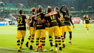 Бесен Дортмунд пречука и "вълците", за да излезе на върха + ВИДЕО