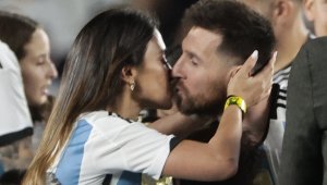 Барса привлича мощни спонсори, за да върне Меси