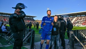 ВИДЕО: Вижте как уцелиха Наумов с бутилка 