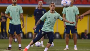 Ас на Бразилия мами съпругата си с две наведнъж + СНИМКИ 