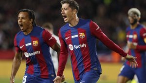 Левандовски се събуди с хеттрик за Барса