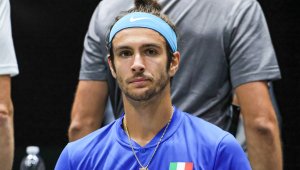 Изгряваща звезда в тениса чака дете от секси италианка + СНИМКИ