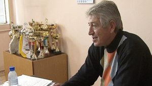 ЦСКА пак даде школата на Джони Велинов