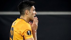 Роналдо дърпа Хименес към Ювентус