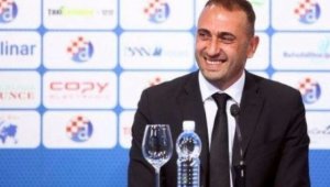 В Хърватия няма да събличат Петев