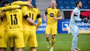 Къде ще играе? Спешна среща за бъдещето на Холанд