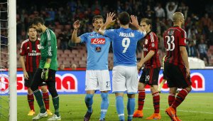 Карабинери нахлуха в офисите на Милан и Наполи