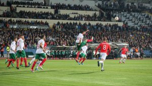 Ще ни изхвърлят ли от турнирите? УЕФА готви "секира" за България на 28 октомври