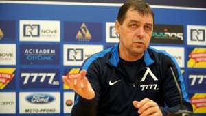 Левски плаща колосална сума на Хубчев, треньорът прибира 460 000 лв.