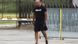 Фигурата на Ники Михайлов е срам и подигравка с футбола