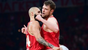 Олимпиакос пречупи трудно Реал за 2-0 в серията, пак отличен Везенков