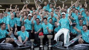 Мерцедес и Тото Волф остават във Ф1 за дълго