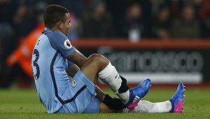 Пеп се радва, Жесус хвърли патериците