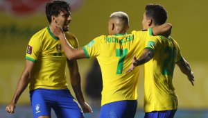 Фирмино спаси Бразилия