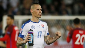 Хамшик изпревари великия Марадона по голове за Наполи