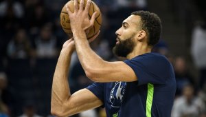 Вълците наказаха хулигана Гобер, аут е за важния мач с Лейкърс