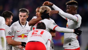 "Биковете" намушкаха Падерборн и са на върха в Бундеслигата