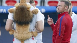 Ходжсън: Няма проблем между Руни и Варди