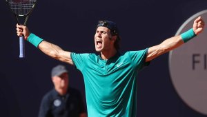 Сензацията Хачанов шокиращо триумфира в Чънду