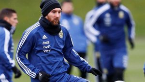 Меси "виси" за мача с адзурите