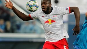 Милан хвърли око на Упамекано, но Лайпциг иска 60 милиона за него