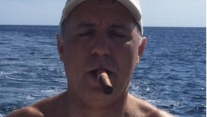 Стоичков опознава морето с пура и бира