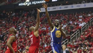 Брадата и Ракетите оцеляха срещу Голдън Стейт