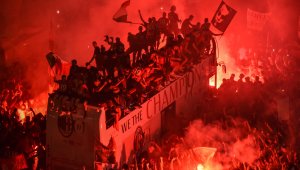 Милан с впещатляващ шампионски парад по улиците на Милано