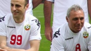 И Бербатов ще рита за отбора на Стоичков срещу Дрийм тийма на Барса