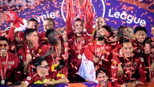 Ливърпул получи титлата след "престрелка" с Челси + ВИДЕО