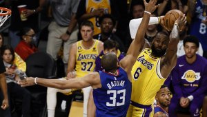 Eзерняците пак паднаха, освен това ЛеБрон се контузи