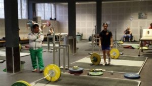 Нов кошмар за 500 000 долара пред щангите