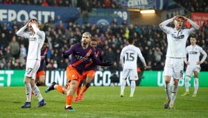 Сити обърна инфарктно "лебедите" за ФА Къп след голяма съдийска помощ