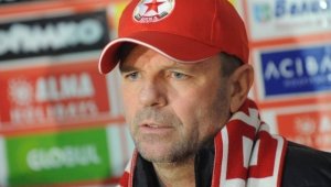 Стойчо Младенов: ЦСКА бие Левски и после взима Купата на България