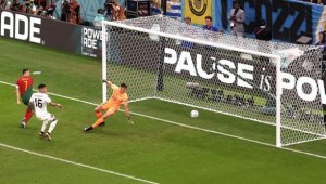 Адидас попари Роналдо, няма контакт с топката!