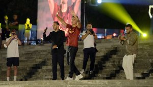 Ще се влюби в Рома! Хиляди посрещнаха Дибала + ВИДЕО