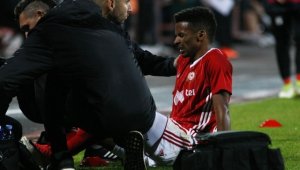 Контузено крило на ЦСКА се завръща в София