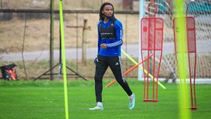 Агентите са в София! Остава ли Петрис в Левски?