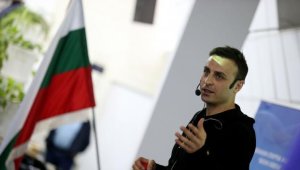 Сензационни имена в екипа на Бербатов за шефското място в БФС