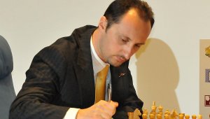 Веско Топалов остава трети в света