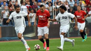 Да му мислят Левски и Лудогорец: Бербатов подписва с ЦСКА за плейофите!