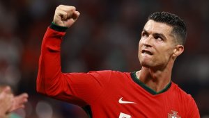 Роналдо ще продължи да чупи рекорди с Португалия