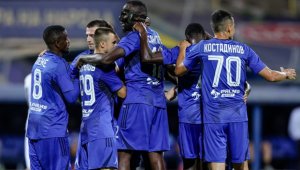 В Нидерландия треперят от Левски: АЗ Алкмаар може да страда