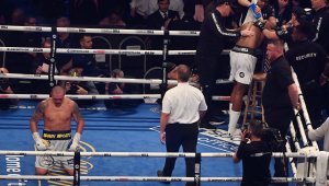 Джошуа ще си връща титлите с треньор на Тайсън и Холифийлд