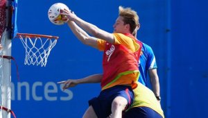 Ман Юнайтед с последна оферта за Френки де Йонг