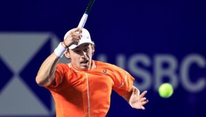 Де Минор се измъчи с италианец, но продължава напред в Рим