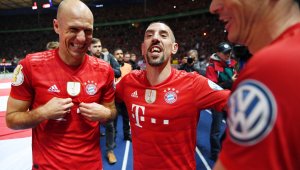 И Рибери се разчувства: Асове на Байерн тъгуват заради Робен + ВИДЕО