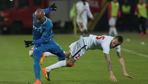 Река от арабски пари спасява Левски от фалит